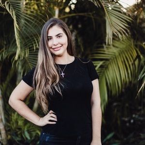 Meet your Posher, Nicole